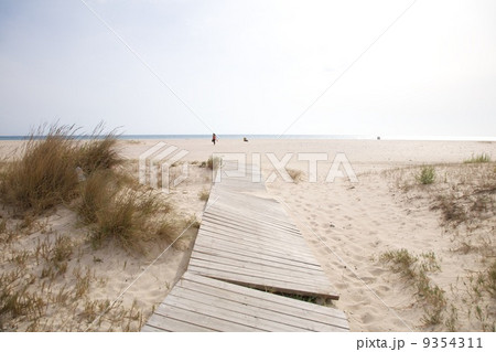 wood footbridge at Tarifa beach 9354311