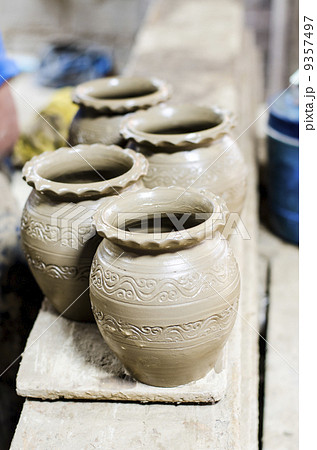 Earthenware 9357497