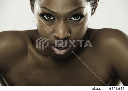 beautiful African woman 9358951