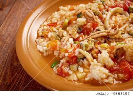 Paella Valenciana Paella Valenciana 9363192