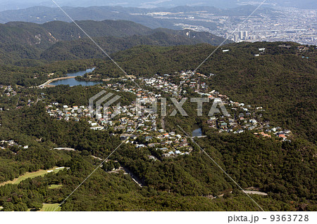 兵庫県芦屋市の奥池付近を空撮 9363728
