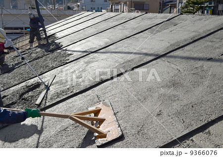 屋根のコンクリート打設 屋根のコンクリート打設 9366076