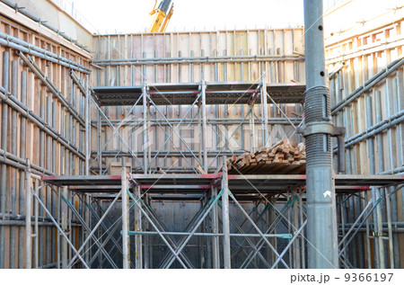 型枠建て込み 9366197