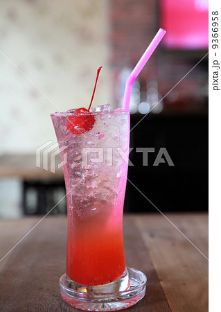 strawberry soda 9366958