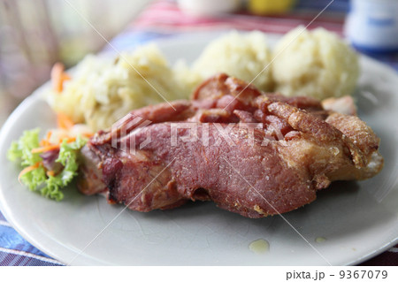 pork knuckle 9367079
