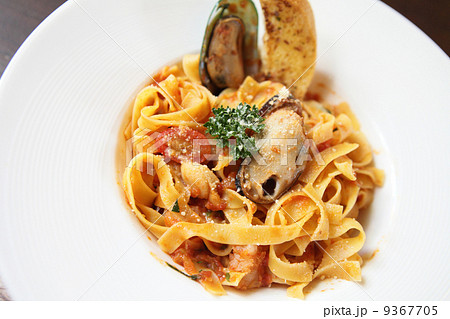 fettuccine seafood 9367705