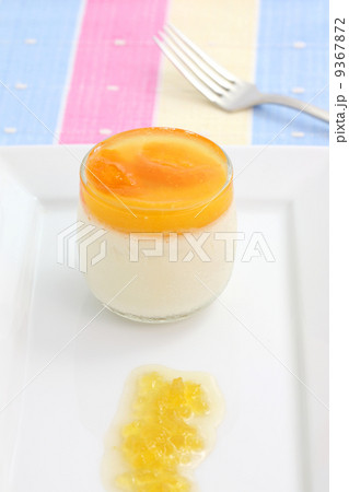 Orange panna cotta Orange panna cotta 9367872