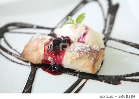 mango strudel with ice cream mango strudel with ice cream 9368384