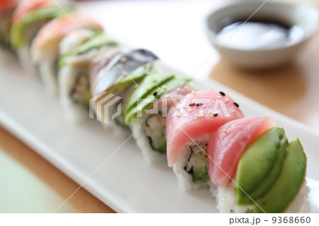 california rolls with salmon and avocado 9368660