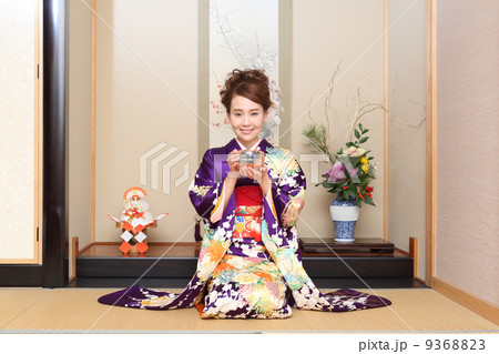 着物の女性 9368823