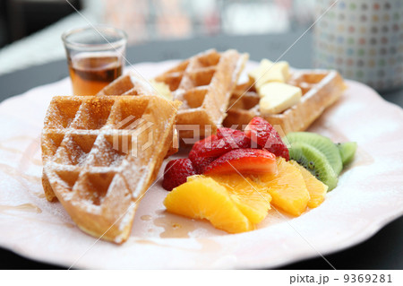 Waffle with fruits 9369281
