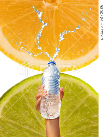 Human hand holding a bottle of water 9370086
