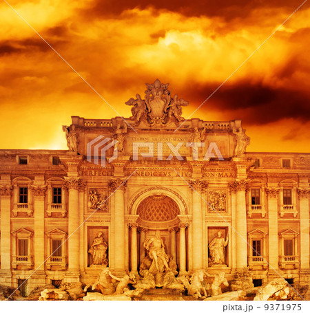 Trevi Fountain (Italy, Rome) 9371975