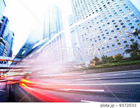 Fast moving bus 9372032