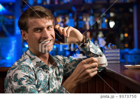 young man at the bar 9373750