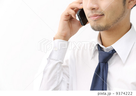 電話で話す男性 9374222
