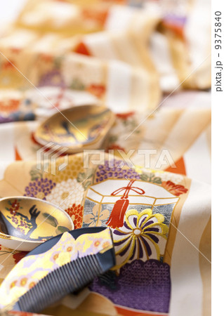 着物柄と和風イメージ 9375840