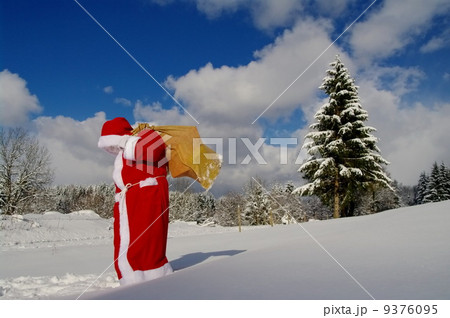 Santa Claus outdoors 9376095