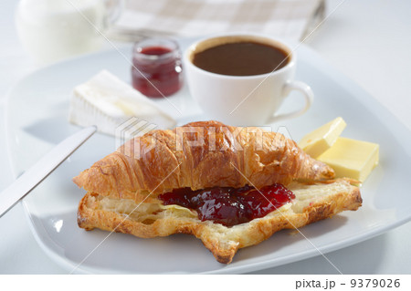 Croissant with jam Croissant with jam 9379026