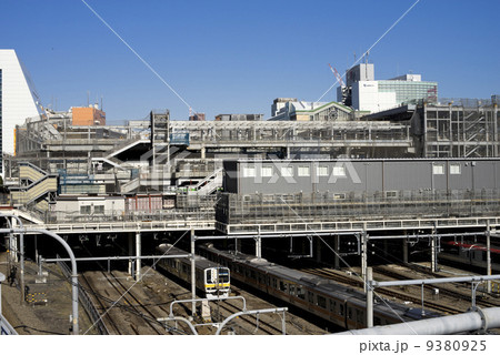 新宿駅 9380925