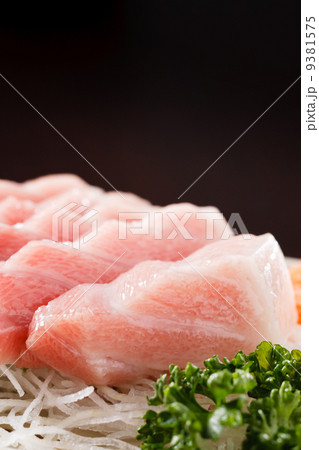 大トロの刺身 9381575