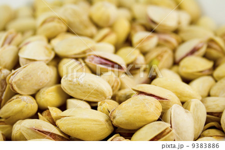 pistachios pistachios 9383886