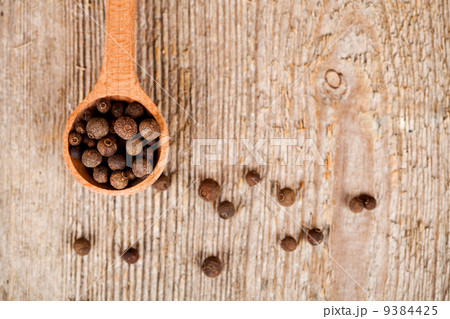 pimento in wooden spoon 9384425