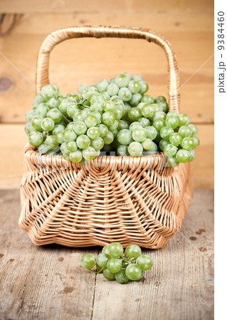 basket with fresh green grapes 9384460