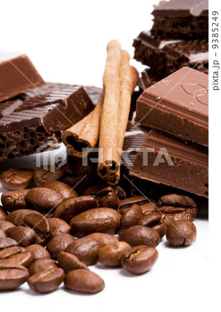 chocolate, coffee and cinnamon sticks chocolate, coffee and cinnamon sticks 9385249