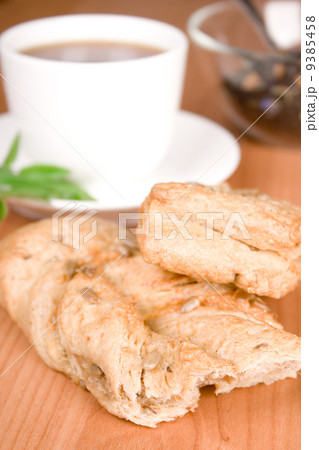 black tea with herbs and bread 9385458