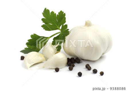 garlics with black pepper and parsley garlics with black pepper and parsley 9388086