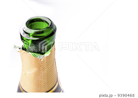 champagne bottle 9390468