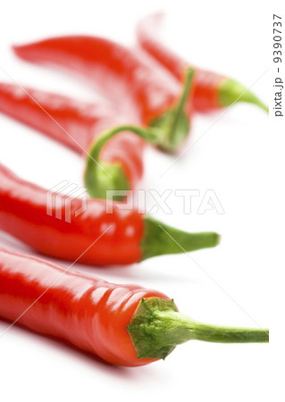 five red chili peppers 9390737
