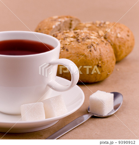 cup of tea, sugar and bread 9390912