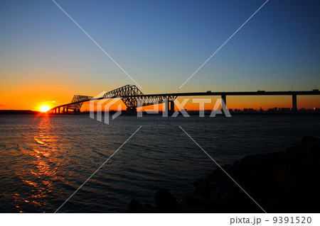 東京ゲートブリッジの夕景と富士山 東京ゲートブリッジの夕景と富士山 9391520