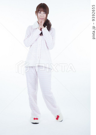 パジャマの女性 パジャマの女性 9392655