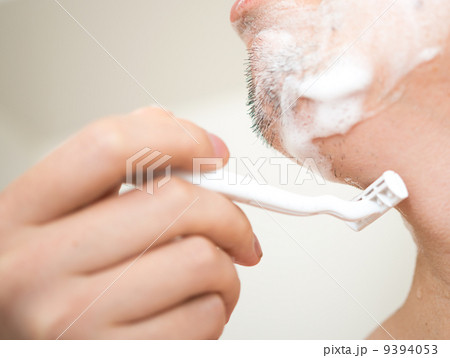 髭剃り 9394053
