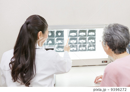 診察 診察 9396272