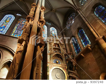 フランス ストラスブール ノートルダム大聖堂 天使の柱と天文時計 フランス ストラスブール ノートルダム大聖堂 天使の柱と天文時計 9397240