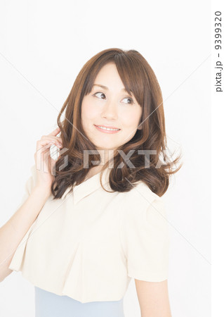 ミドルの女性 9399320