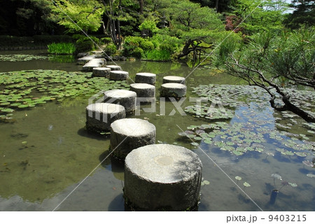 京都平安神宮の風景 9403215