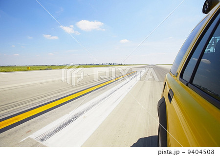 Runway 9404508