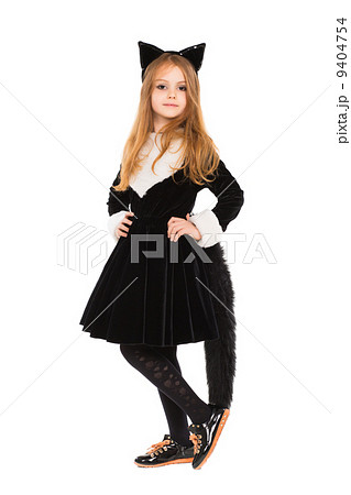 Attractive little girl 9404754