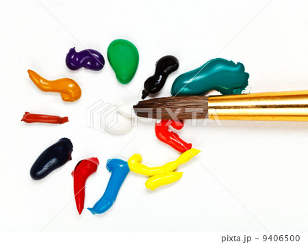 round paintbrush and circle from watercolors 9406500