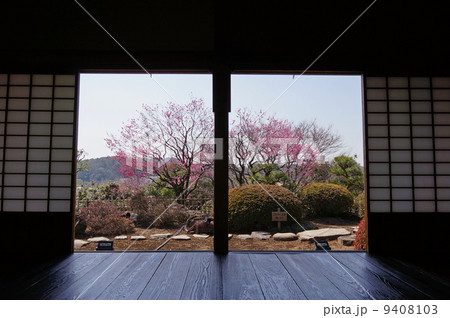 好文亭　東塗縁広間から見た梅　偕楽園 9408103