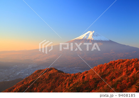 富士山の夜明け 9408185