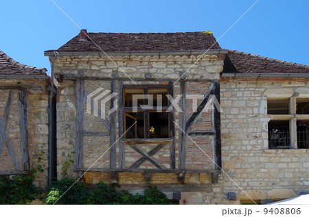 フランス、ミディピレネー地方の民家 フランス、ミディピレネー地方の民家 9408806