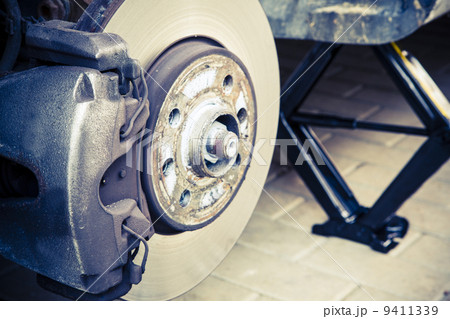 Repairing brakes on car 9411339