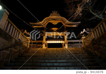 夜の山門 夜の山門 9414076