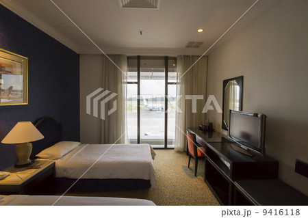 出張イメージ：エアポートホテル　旅客機(ロゴなし） 9416118